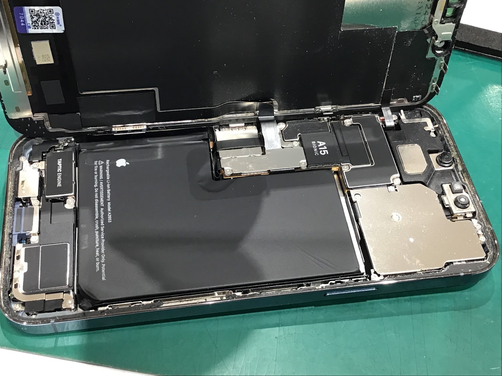 落として画面が映らなくなってしまったiPhone13ProMAXの修理をさせていただきました!スマホ修理工房丸井錦糸町店です!